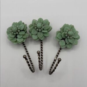 Green Floral Decorative Hooks